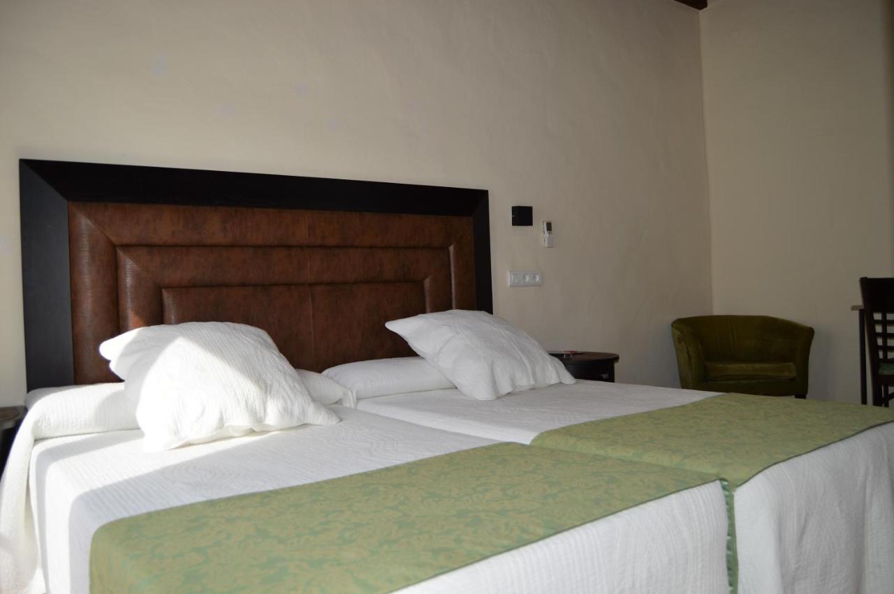 Apartamentos Turisticos - Hostal Los Alisos Алиседа Экстерьер фото