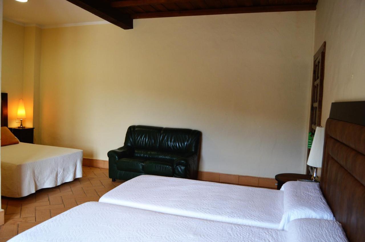 Apartamentos Turisticos - Hostal Los Alisos Алиседа Экстерьер фото