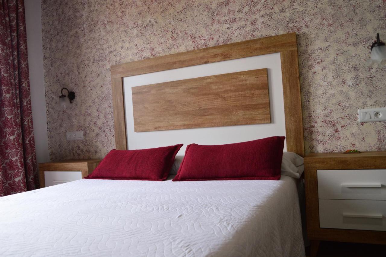 Apartamentos Turisticos - Hostal Los Alisos Алиседа Экстерьер фото