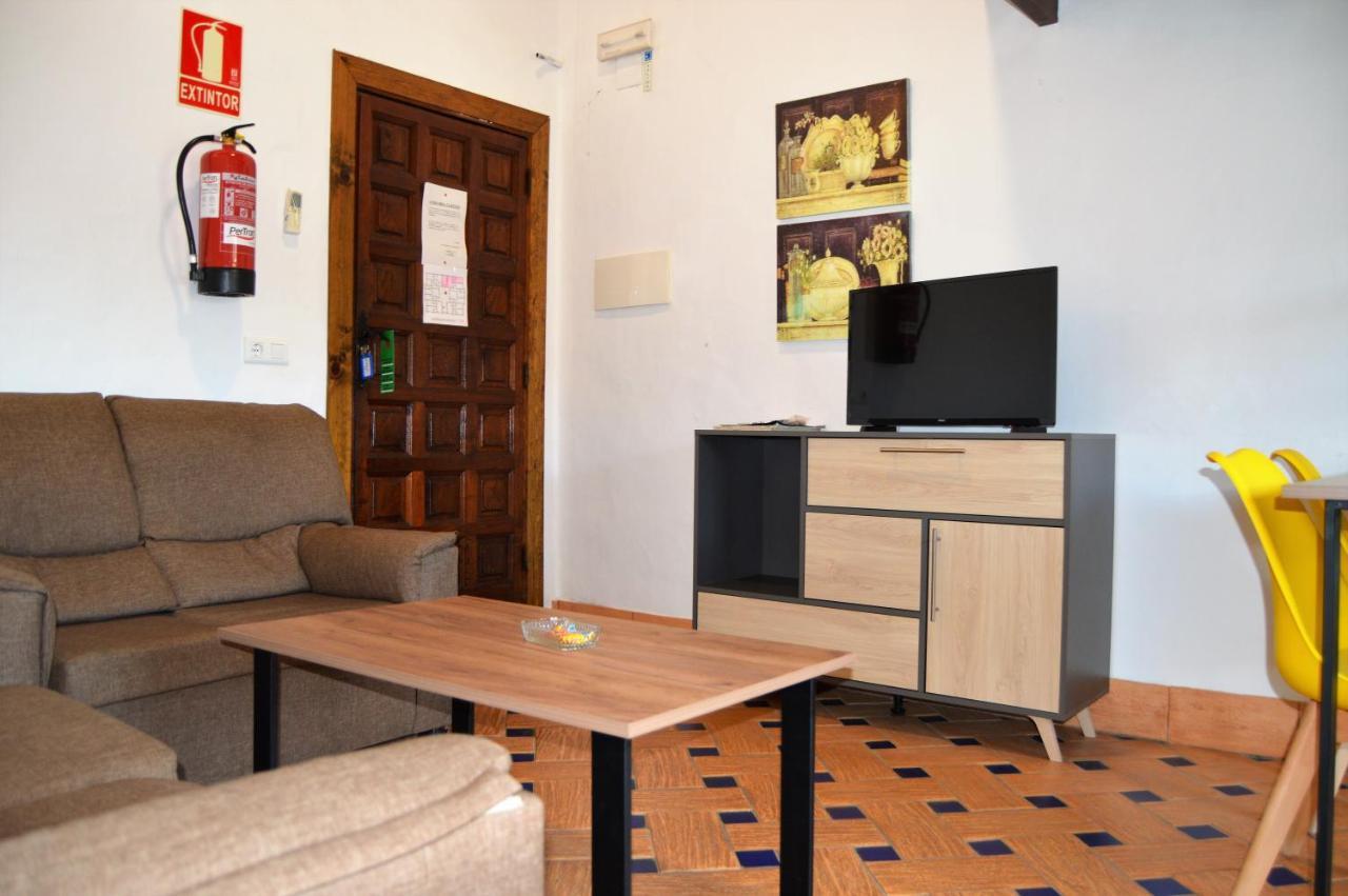 Apartamentos Turisticos - Hostal Los Alisos Алиседа Экстерьер фото