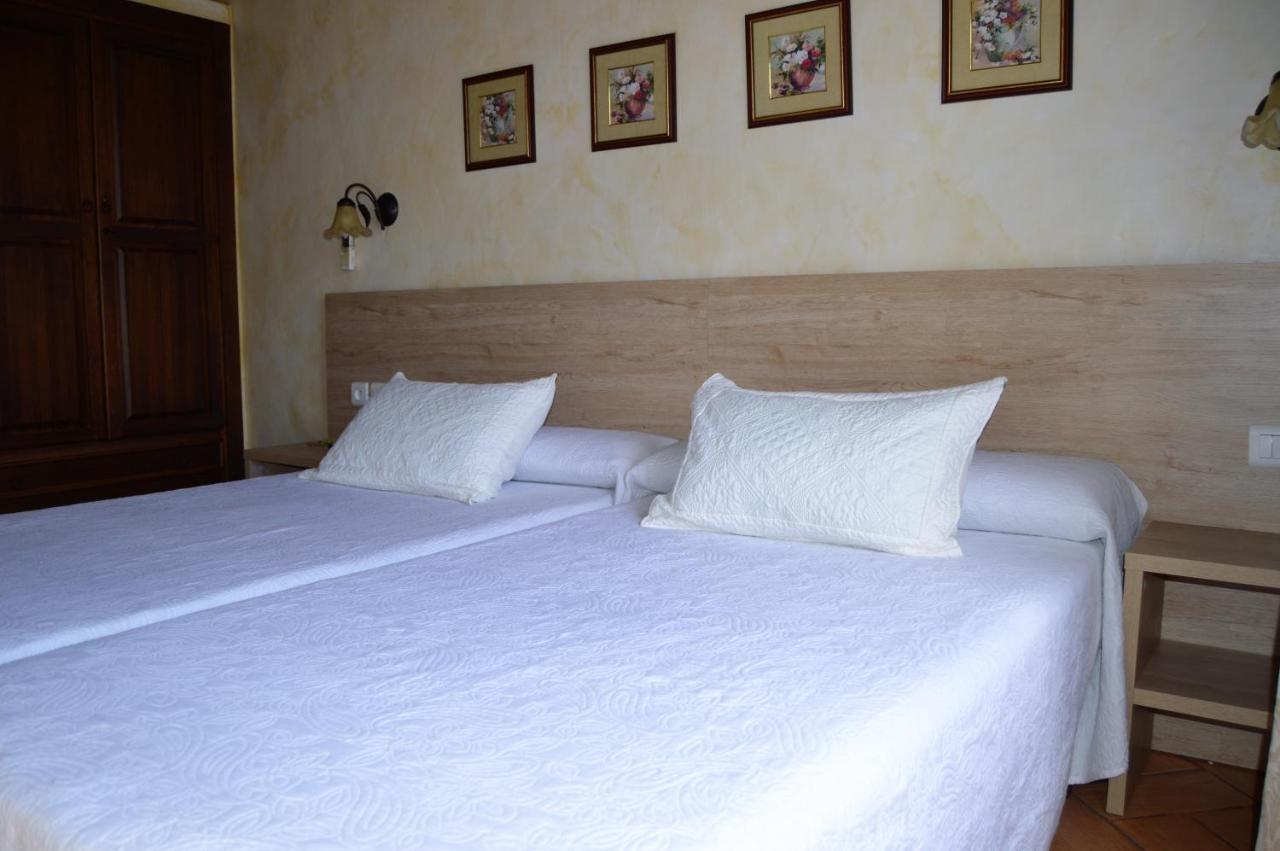 Apartamentos Turisticos - Hostal Los Alisos Алиседа Экстерьер фото